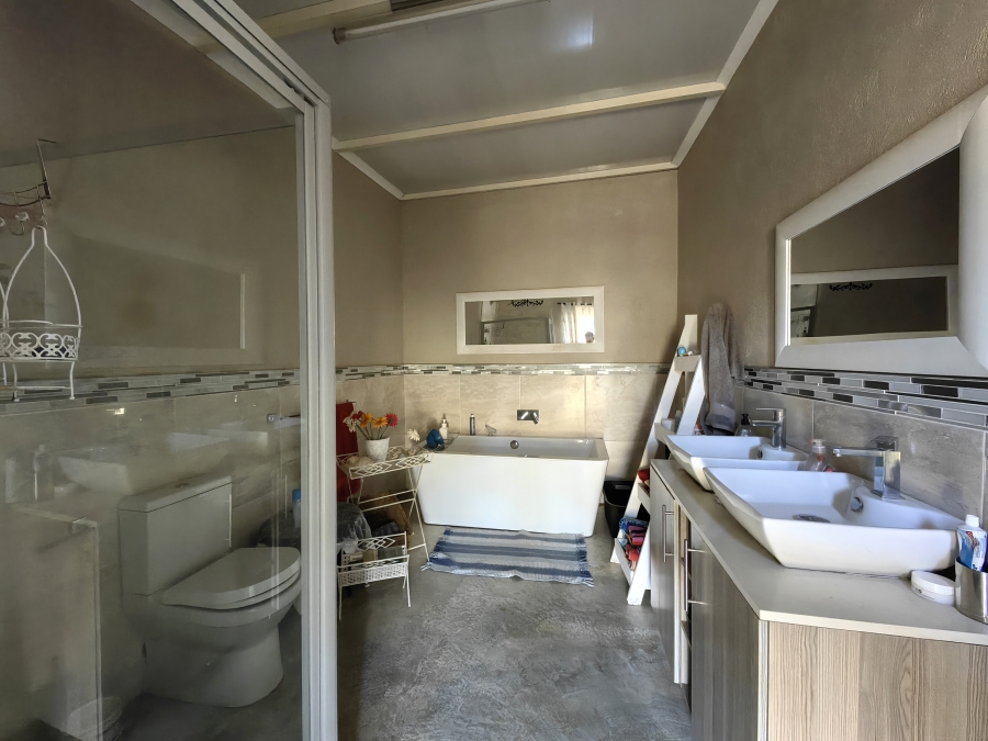 5 Bedroom Property for Sale in Buffelshoek AH North West